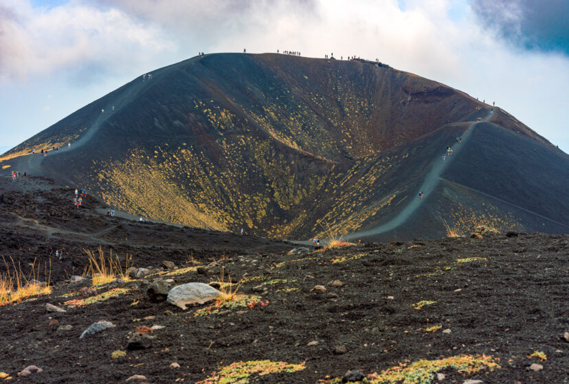 Krater am Mama Etna. Sizilien, Italien. 2022